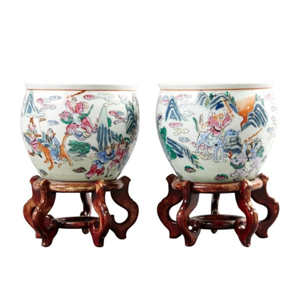 A pair of Chinese porcelain fish bowls,19thC